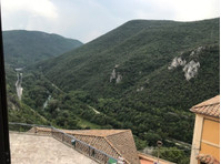 Vicolo della Pigna, Narni - Συγκατοίκηση