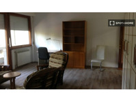Room for rent in 4-bedroom apartment in Perugia - De inchiriat