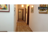 Room for rent in 4-bedroom apartment in Perugia - 出租