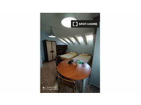 Room for rent in 5-bedroom apartment in Perugia - الإيجار