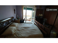 Room for rent in 5-bedroom apartment in Perugia - الإيجار
