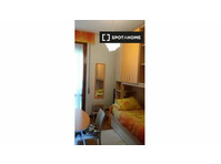 Room for rent in 5-bedroom apartment in Perugia - Disewakan