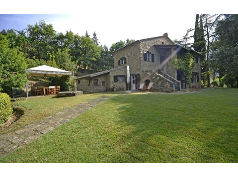 Villa Delle Fragole - شقق