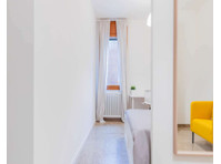 Stanza in Via Roberto Schumann - Apartments