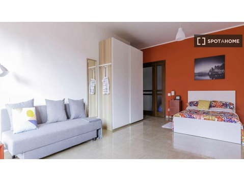 Room for rent in 3-bedroom apartment in Padua - Vuokralle
