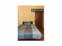 Room for rent in 5-bedroom apartment in Padua ONLY FEMALES - Til Leie