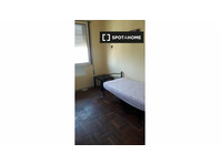 Zimmer zu vermieten in 3-Zimmer-Wohnung in Padua - Zu Vermieten