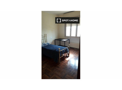 Rooms for rent in 3-bedroom apartment in Padua - 임대