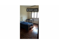 Rooms for rent in 3-bedroom apartment in Padua - Kiadó