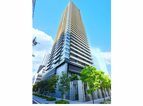 Stylish Skyscraper Building in Kitahama - Апартаменти