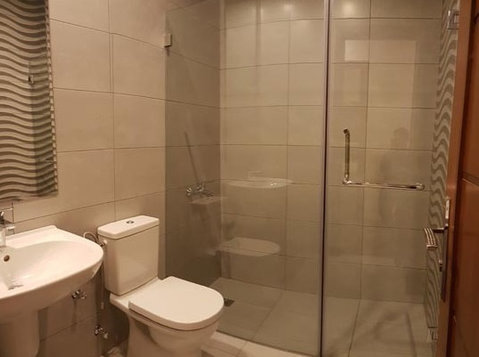 1&2  bedroom semi furnished with pool and gym - 公寓
