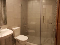 1&2  bedroom semi furnished with pool and gym - דירות
