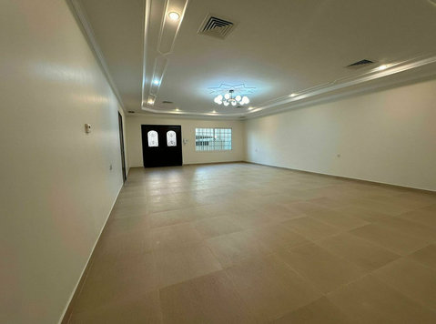 4 Bedroom Full first floor for rent at 700 Kd in Salwa - Apartments