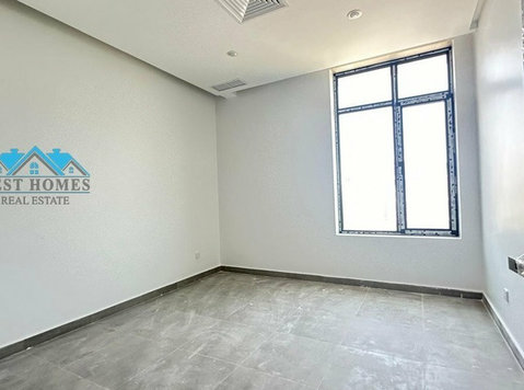 4 BR Floor in Bayan - Apartman Daireleri