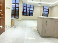 Three bedroom semi furnished apartment with balcony in salwa - Leiligheter