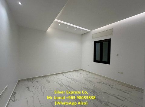 4 Bedroom Modern Villa Floor for Rent in Abu Fatira. - Mieszkanie