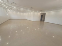 4 Bedroom full floor For Rent in Jabriya - 	
Lägenheter