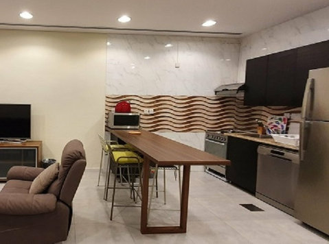 Furnished 1 BR in Salwa - Станови