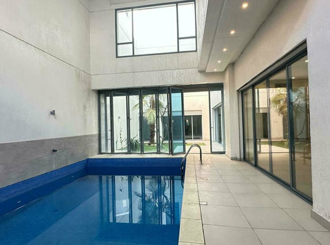 Spacious 3 BR with pool - Apartments