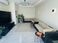 Abu halifa- modern 2bedrooms villa apt with massive terrace - Apartamente