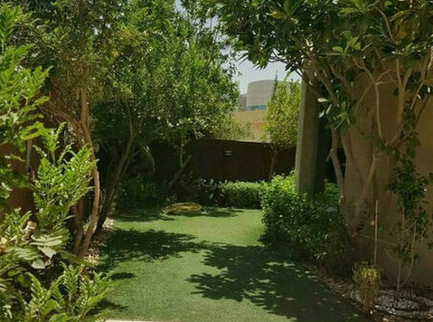 Villa with garden & pool for rent in Sideeq - Asunnot