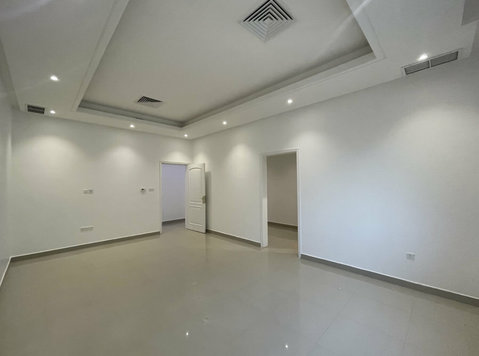 Big 4 bedrooms floor in West Mishref - Apartments