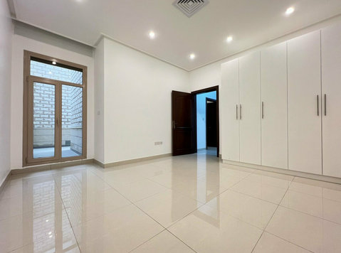 Bayan – spacious 650m2 four bedroom duplex w/yard - Apartments
