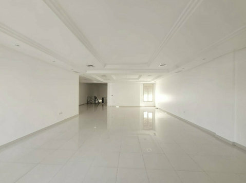 Bayan – spacious 650m2 four bedroom duplex w/yard - Apartments