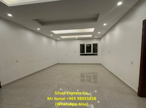 Beautiful 5 Bedroom Villa Floor for Rent in Abu Halifa. - Appartementen