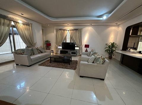 Beautiful Spacious 3-bedroom Apartment with Balcony - Căn hộ