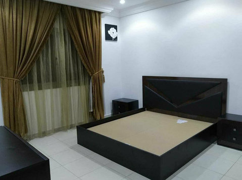1 bedroom semi furnished apartment in Surra - Apartamente