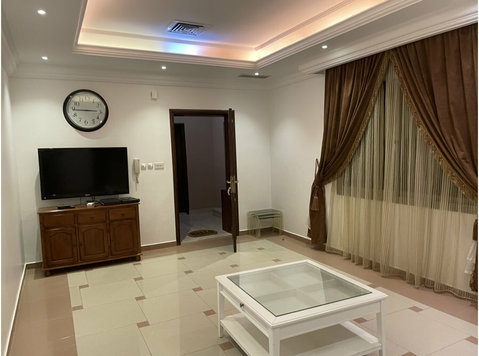 1 bedroom semi furnished apartment in Surra - Lejligheder