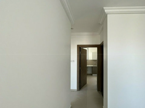 Bneid Al Gar – small, sunny, two bedroom apartment - Căn hộ