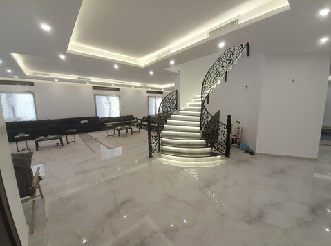 Brand New Villa S/Pool 6 Bedrooms Garden in Sabah Al Ahmad - Apartments