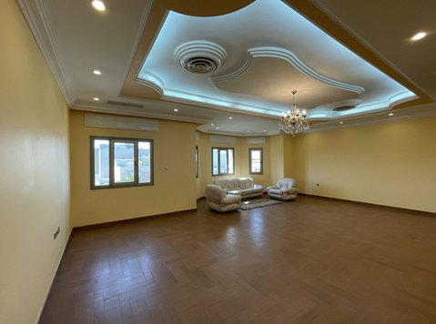 Deluxe 5 bedrooms floor in Bayan - Apartments