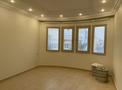 Deluxe 3 bedrooms floor in Shuhada - 公寓