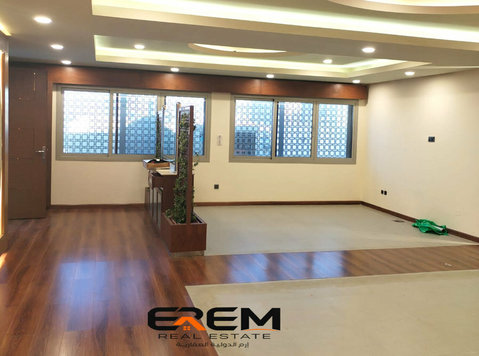 For rent, an entire standalone apartment in Salwa - 아파트