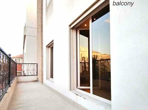 For rent in Cordoba, first floor with a balcony, large areas - Appartements
