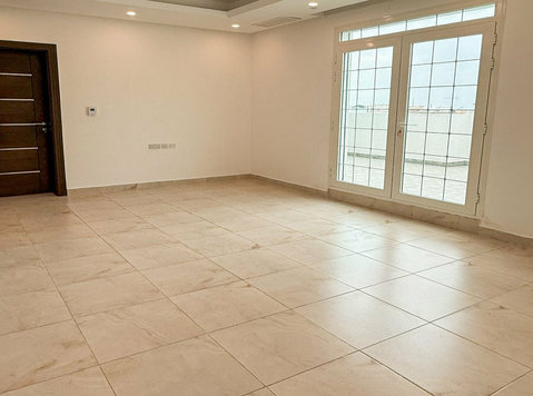 For rent in Nozha, an apartment with a large roof and super - Appartements
