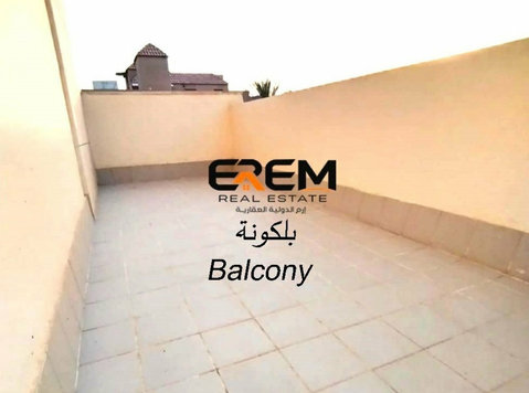 For rent in Surra, Luxury finished with a balcony - Apartamentos
