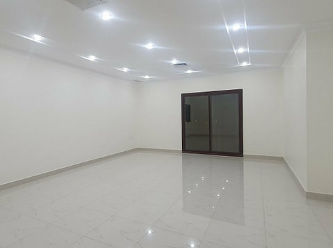 4 Bedroom in Jabriya - דירות