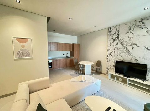Jabriya – furnished, three bedroom apartment w/large balcony - Wohnungen