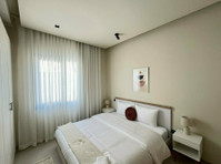 Jabriya – furnished, three bedroom apartment w/large balcony - Apartemen