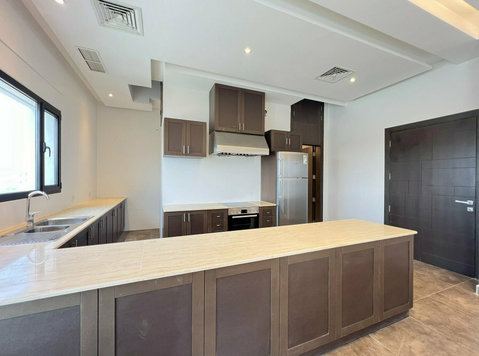 Mishref – lovely,three bedroom apartment w/balcony - Apartments