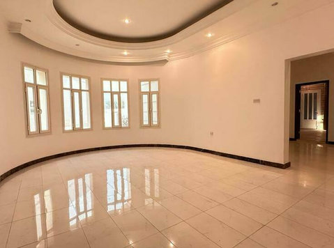 3 Bedroom Floor in Abul Hasaniya - דירות