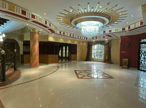 Spacious Villa in Mishref - Apartments