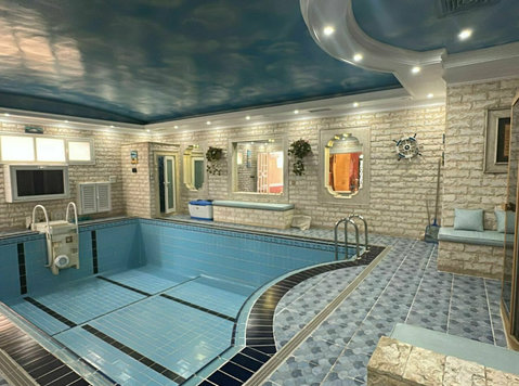 Spacious Villa in Mishref - Apartments