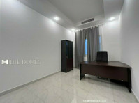 Beach front Floor available for rent in Abu al Hasaniya - குடியிருப்புகள்  