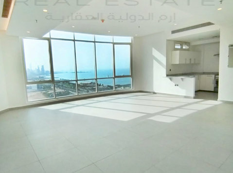 Direct sea view Spacious & convenient apartment in Salmiya - اپارٹمنٹ
