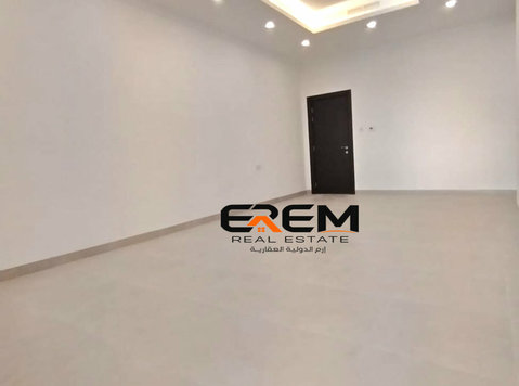 New apartment for rent in Salwa with Balcony - اپارٹمنٹ